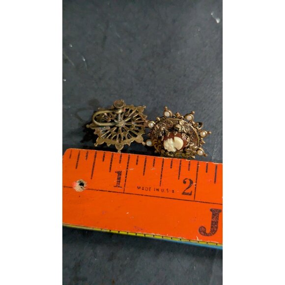 Vintage Antique Victorian Cameo Screw Back Earrings Seed Pearls Estate - Picture 6 of 6